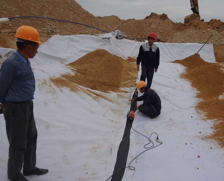 M&aacute;y h&agrave;n bạt HDPE chống thấm model m&aacute;y h&agrave;n bạt G615