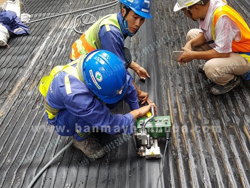 Máy hàn màng nhựa chống thấm LST GM1 công suất 1200W. 