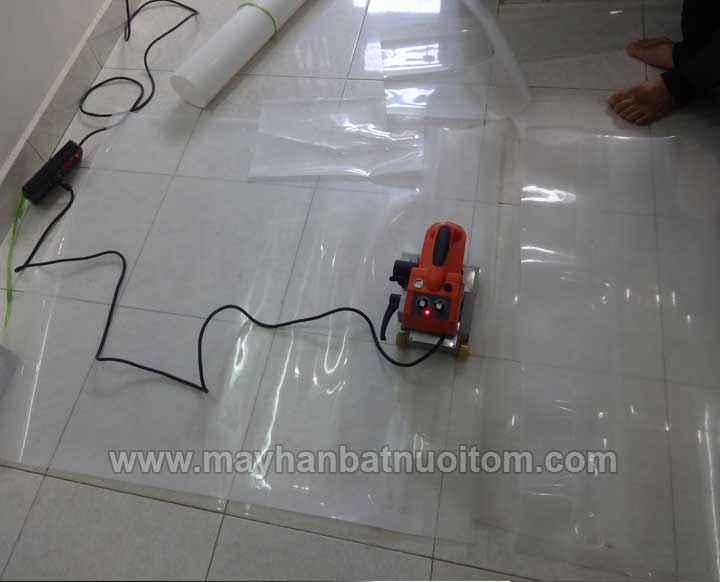 M&aacute;y h&agrave;n m&agrave;ng nhựa trong PVC/EVA 