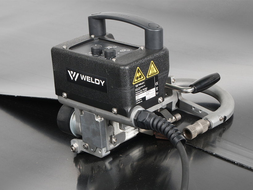 M&aacute;y h&agrave;n bạt nhựa, h&agrave;n m&agrave;ng nhựa chống thấm Weldy GEO 2 MINi